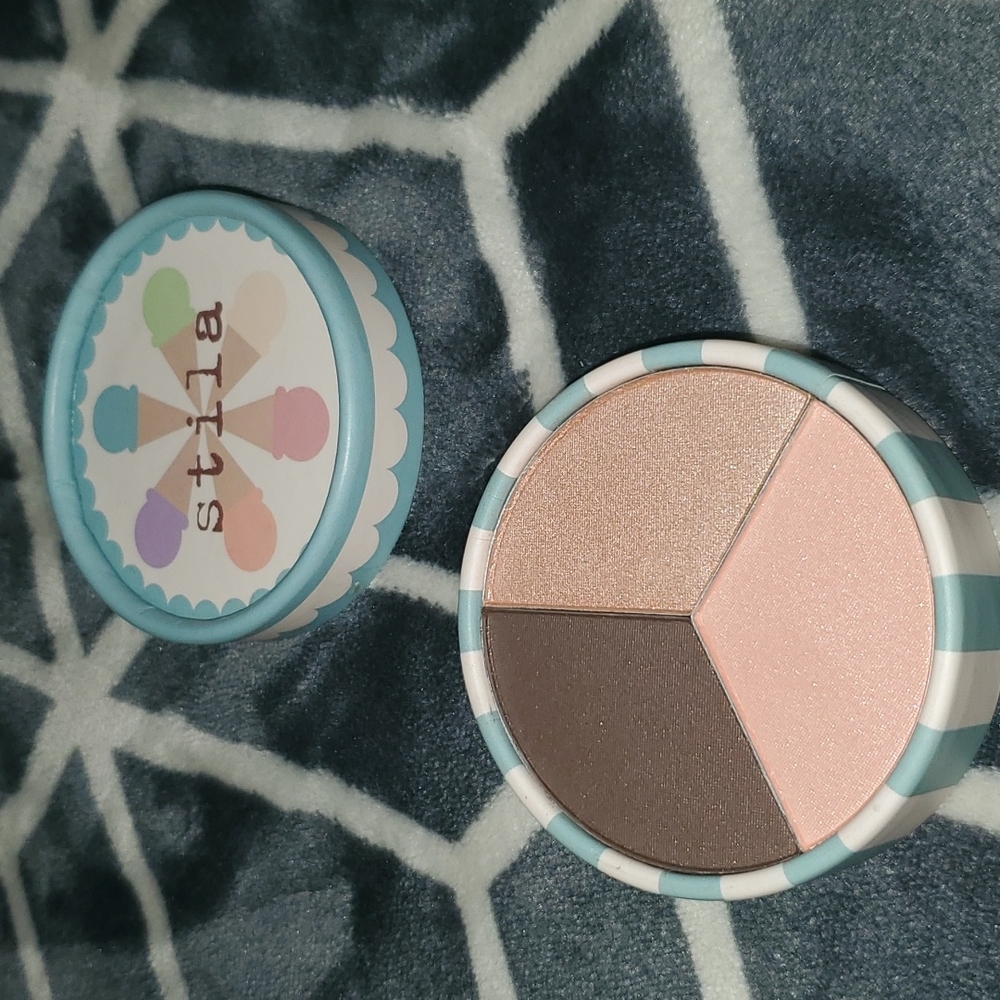 Stila eyeshadow Trio